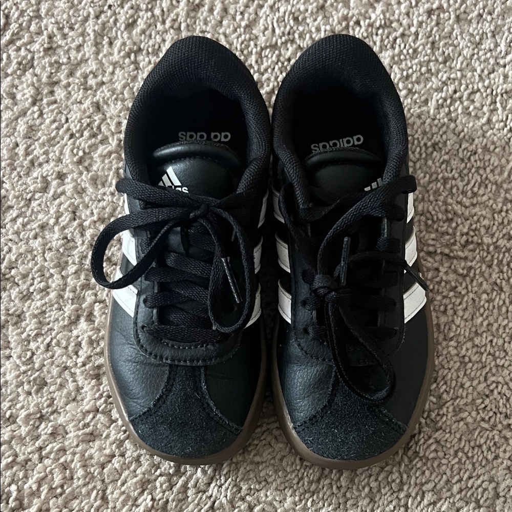 Adidas Kids Black and White Sneakers for toddlers